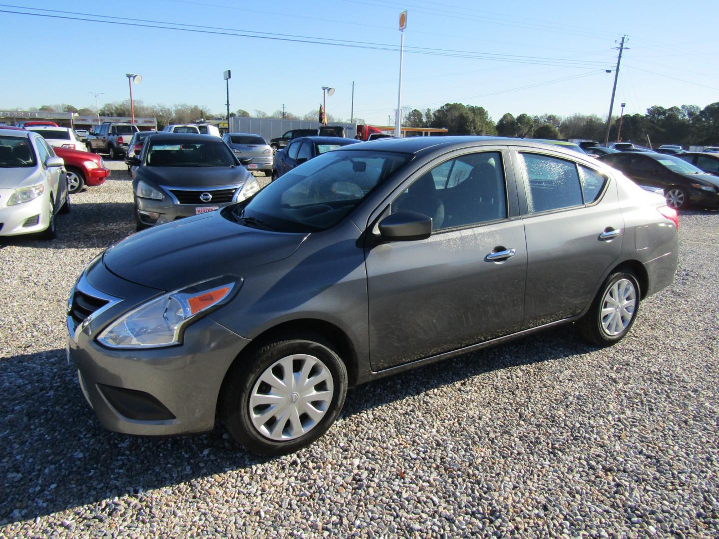 2018 Gray Nissan Versa (3N1CN7AP7JL) , Automatic transmission, located at 15016 S Hwy 231, Midland City, AL, 36350, (334) 983-3001, 31.306210, -85.495277 - Photo#2